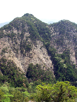 竜王山の岩場