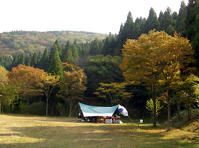 池ヶ成公園のキャンプ場と大笠山