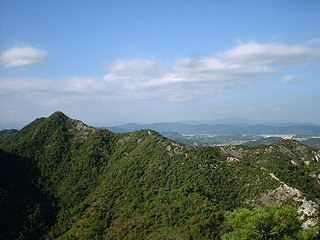 笠松山とかすかに笠形山
