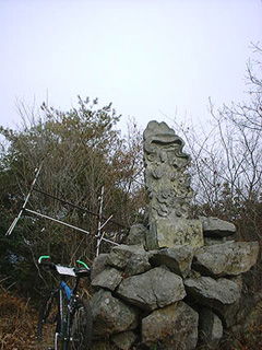 山頂の法起大菩薩像